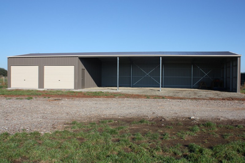 Farm shed with extra wide bay