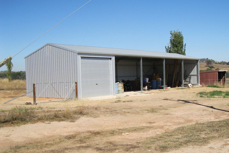 Farm shed with lock up bay