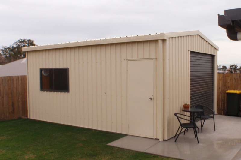 Single garage with offset roller door side view