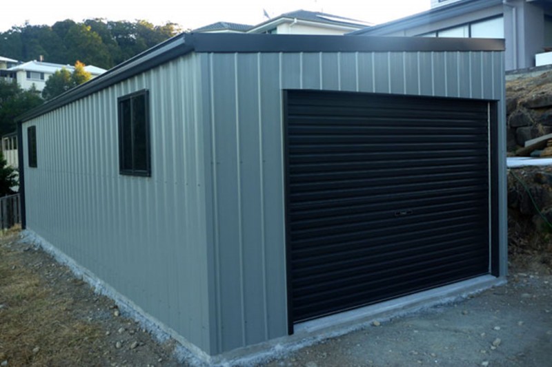 Single skillion garage with offset roller door
