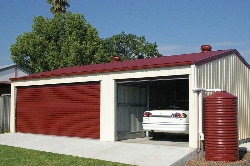 Triple garage one small and one large roller