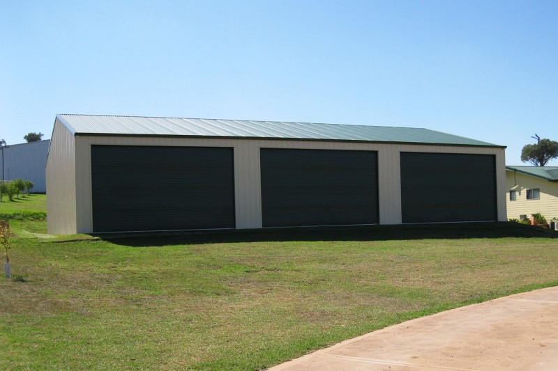 Triple garage with extra wide bays
